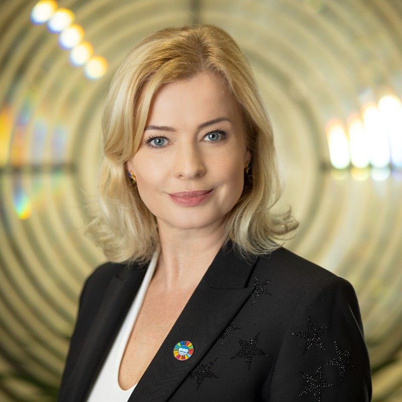 Dorota Lost-Siemińska - Headshot Profile